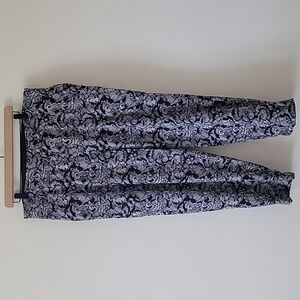 Soft Surroundings Black White GO Lively Floral Cargo Pull-on Pants Size XL